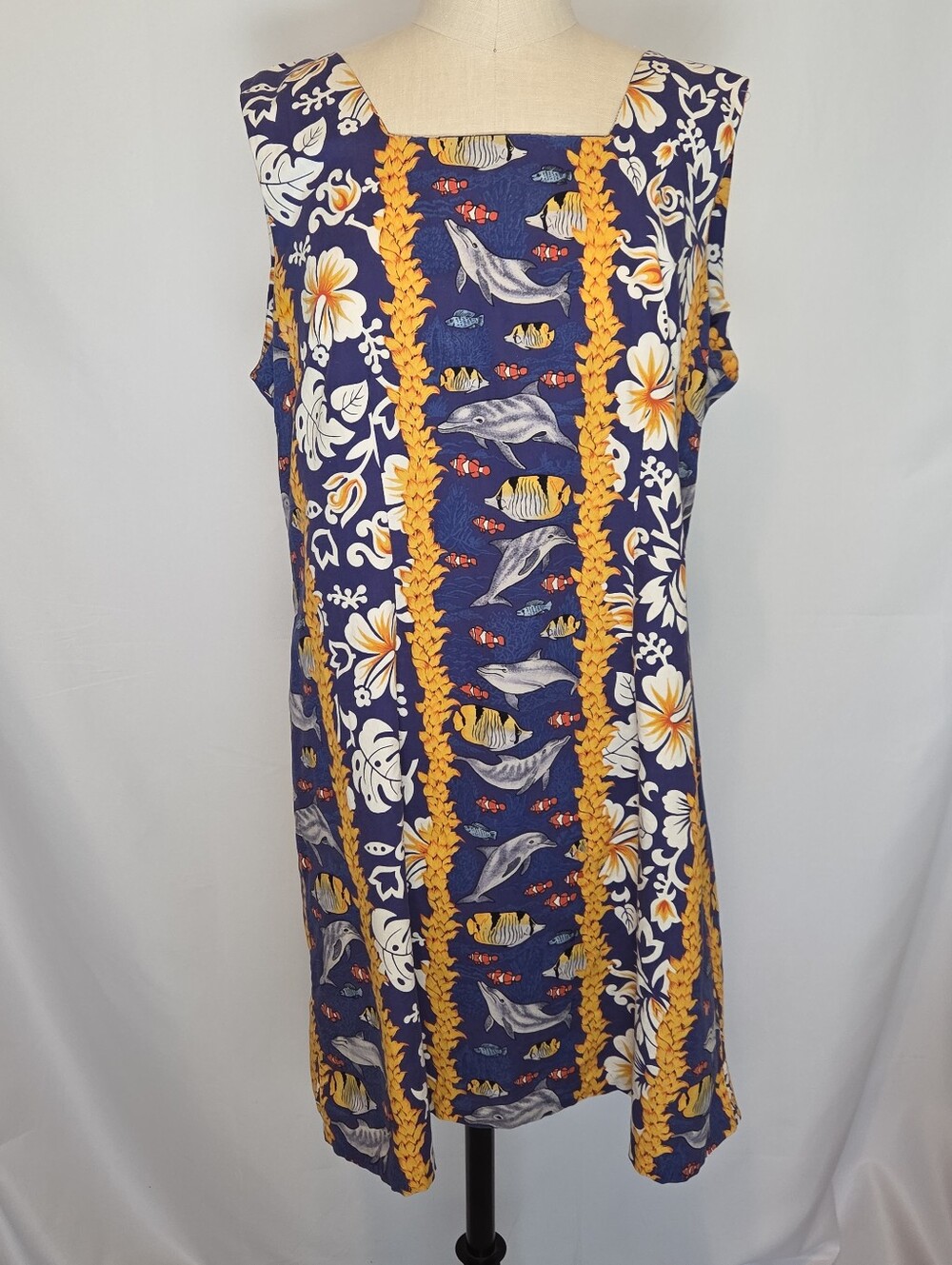 Shannon Marie Hawaiian Tropical Fish And Dolphin Sheth Dress